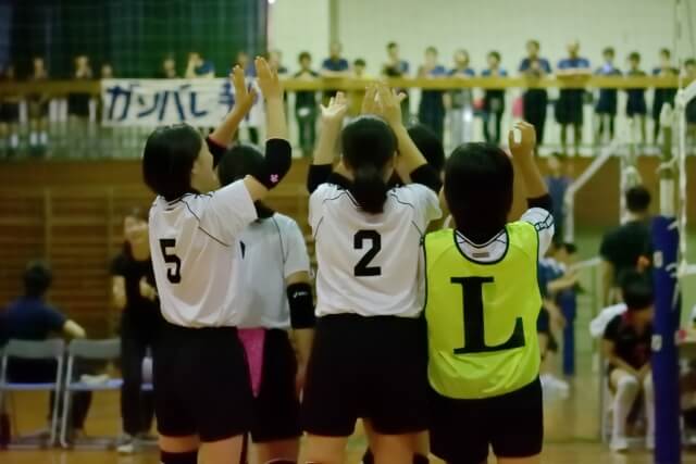 高校女子バレーボールの試合