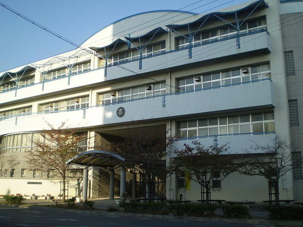 魚崎中学校